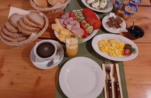 Trzebiechow Hotel | Pet-Friendly Haven at Pod Koziorożcami with Breakfast
