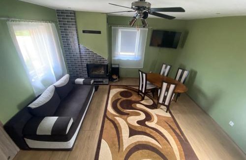 Adamow House | Guest Rated 9.3: Family & Pet-Friendly at Pod Szyszkami