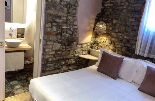 San Gimignano House | Discover Podere Bellavista: Eco-Friendly Retreat with Pool