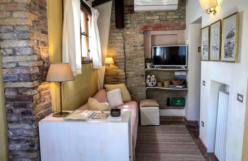 San Gimignano House | Discover Podere Bellavista: Eco-Friendly Retreat with Pool