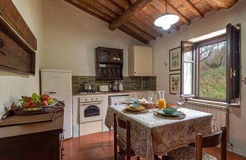 Radicofani Cottage | Discover Podere Colombaio: Pet-Friendly Chalet in Val d'Orcia