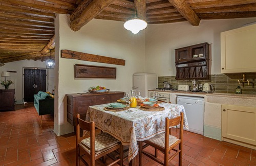 Radicofani Cottage | Discover Podere Colombaio: Pet-Friendly Chalet in Val d'Orcia