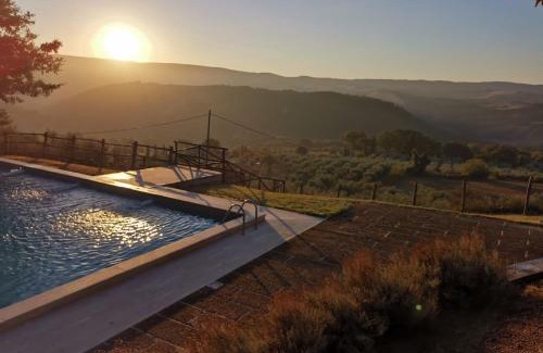 Il Poggio Apartment | Relax at Podere Colombaio - Verbena: 4-Star Getaway