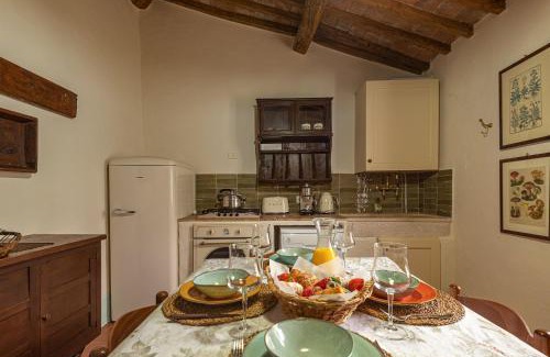 Il Poggio Apartment | Relax at Podere Colombaio - Verbena: 4-Star Getaway
