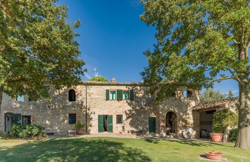 Casole d'Elsa Villa | Discover Podere i Casini: Poolside Oasis in Tuscany