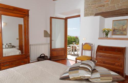 San Donato in Fronzano House | Idyllic Podere I Sorbi: Oceanfront Bliss & Top-Rated Stay
