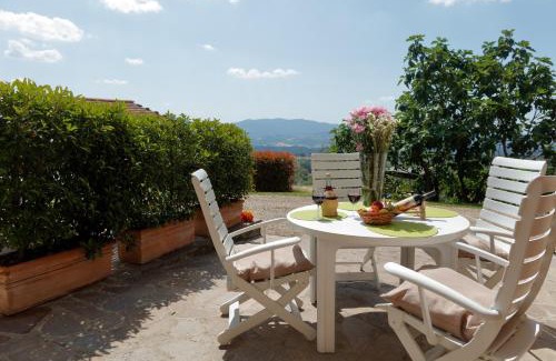 San Donato in Fronzano House | Idyllic Podere I Sorbi: Oceanfront Bliss & Top-Rated Stay