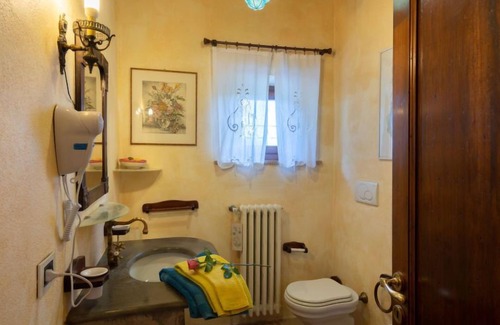 Arezzo House | Relaxing Retreat at Podere Il Castello with Private Pool
