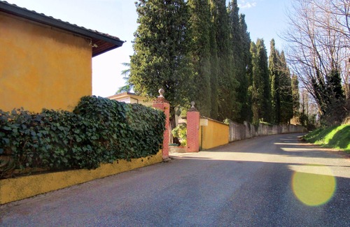 Gassano Cottage | Enchanting Podere la Piana Cottage with Ocean Views