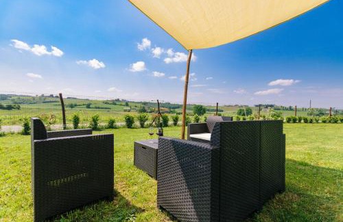 Cerreto Guidi House | Idyllic Podere La Vignata: Oceanfront Paradise Awaits