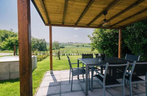 Cerreto Guidi House | Idyllic Podere La Vignata: Oceanfront Paradise Awaits