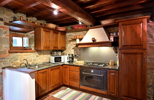 Loro Ciuffenna Villa | Experience Podere Le Coste: Pet-Friendly Retreat with Pool