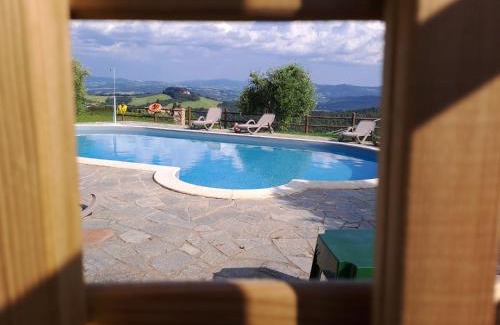 Montecatini Val di Cecina Bed & Breakfast | Enchanting Podere Oliveta: Oceanfront Poolside Retreat