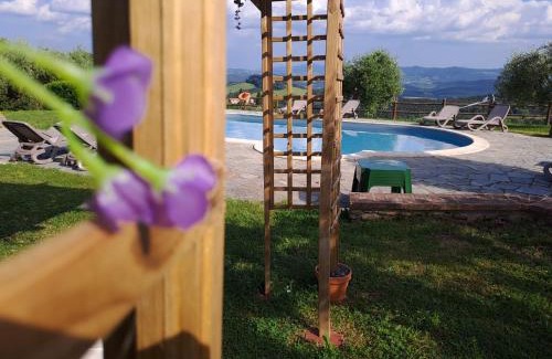 Montecatini Val di Cecina Bed & Breakfast | Enchanting Podere Oliveta: Oceanfront Poolside Retreat