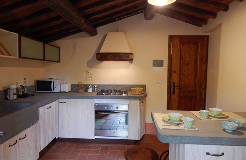 Pieve di Chio Villa | Quaint Podere San Cassiano: Pet-Friendly Retreat with Pool