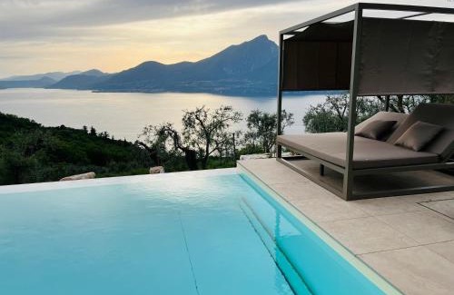 San Zeno di Montagna Villa | Experience Podere Sabaina Apartments: Pool & Ocean View