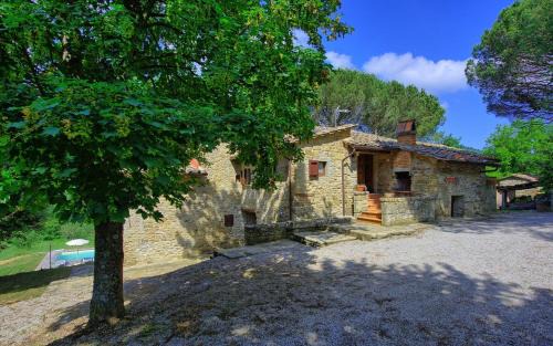 Pieve di Chio Villa | Pet-Friendly Podere San Cassiano with Pool & Ocean Views