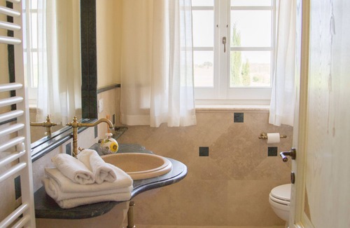 Petrignano del Lago House | Discover Podere San Giuseppe: Eco-Friendly Bliss & Pool