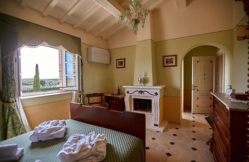 Petrignano del Lago House | Discover Podere San Giuseppe: Eco-Friendly Bliss & Pool