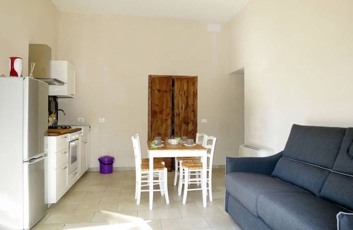 Bolsena House | Podere Sant'Antonio Essiccatoio 2: Pet-Friendly Retreat