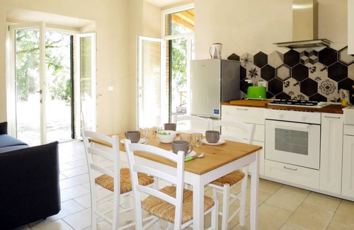 Bolsena House | Podere Sant'Antonio Essiccatoio 2: Pet-Friendly Retreat