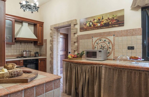 Montoro Villa | Relaxing Retreat at Podere Torricella 16, Emma Villas