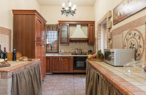 Montoro Villa | Relaxing Retreat at Podere Torricella 16, Emma Villas