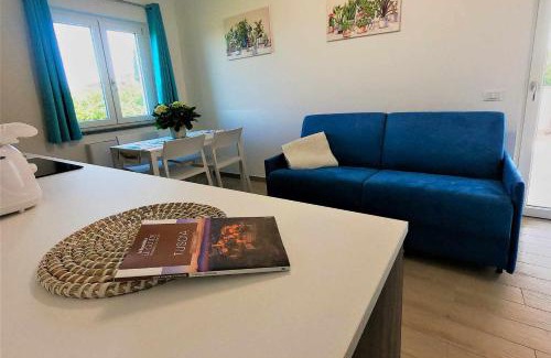 Capranica Apartment | Relaxing Junior Suite with Pool and Hot Tub Access