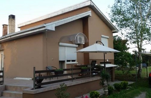 Podgorica House | Inviting Podgorica Guest House with Breakfast & Kitchen Access