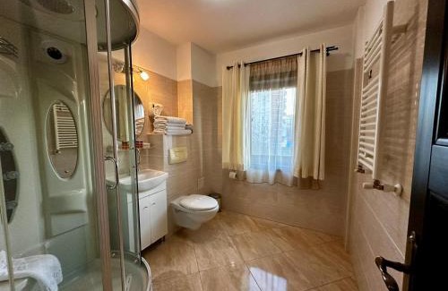 Bacau Hotel | Experience Podu' cu Lanturi: A 4-Star Pet-Friendly Retreat