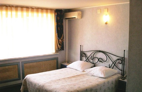 Net'inka Hotel | Cozy Podvorie: Pool, Breakfast & Hot Tub Await You