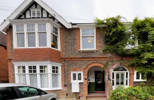 Worthing Apartment | Discover Poets Apartment: Family-Friendly Getaway Awaits