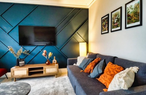 Worthing Apartment | Discover Poets Apartment: Family-Friendly Getaway Awaits