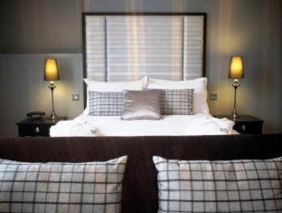 Ely Hotel | Poets House: Guest Rated 9/10 with Family-Friendly Amenities