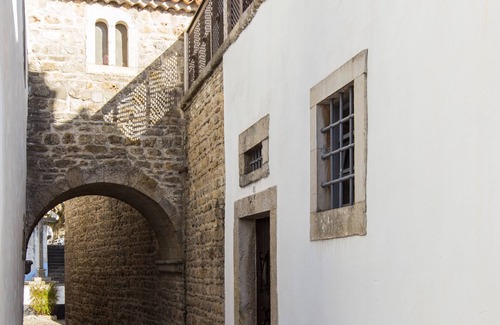 Obidos House | Experience Poets' Tower: Oceanfront Bliss in Óbidos
