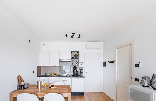 Pulciano Apartment | Cozy Poggio al Sole 6 Apartment with Pool and Breakfast