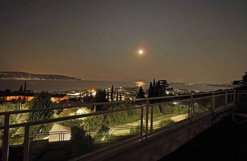 Pulciano Apartment | Cozy Poggio al Sole 6 Apartment with Pool and Breakfast
