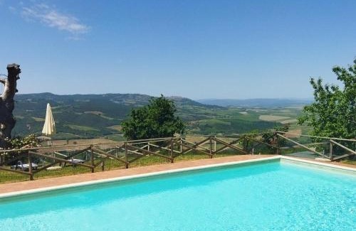 Castiglione d'Orcia House | Experience Poggio Al Vento: Oceanfront & Pet-Friendly Retreat