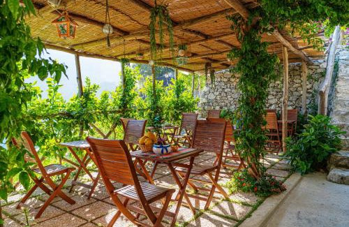 Pontone House | Relax at Poggio Angelarosa: Oceanfront Lemon Garden Escape