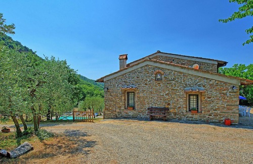 Greve in Chianti Villa | Discover Poggio Conca in Beautiful Tuscany with Pool Access