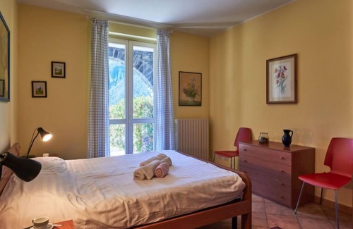 Cressogno Apartment | Relax at Poggio degli Ulivi with Oceanfront Amenities