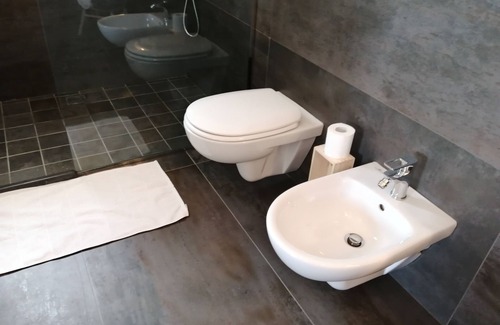 Chiaramonte Gulfi House | Relax at Poggio del Gallo: Pool, Restaurant & Breakfast