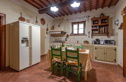 Pergine Valdarno Villa | Discover Poggio Lungo: Guest Rated 9.8 & Pet Friendly