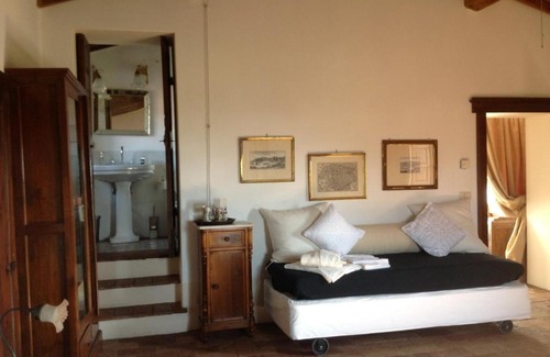 Sorano Bed & Breakfast | Top-Rated PoggioBa: Pet-Friendly Retreat with Breakfast