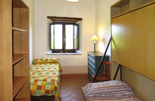 Bagnoregio Apartment | Family-Friendly Poggiolo with Spa and Lake Views