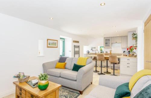 Skipton House | Discover Pogles Wood Cottage: 4-Star Pet & Child Friendly