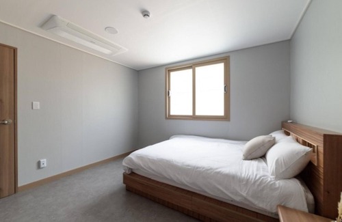 Pohang House | Relaxing Pohang Beach63 Spa Pension with Pool & Hot Tub