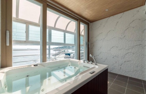 Pohang House | Relaxing Pohang Beach63 Spa Pension with Pool & Hot Tub
