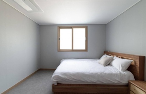 Pohang House | Relaxing Pohang Beach63 Spa Pension with Pool & Hot Tub
