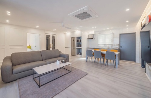 Pohang House | Top-Rated Pohang Etoile Poolvilla with Private Pool Access